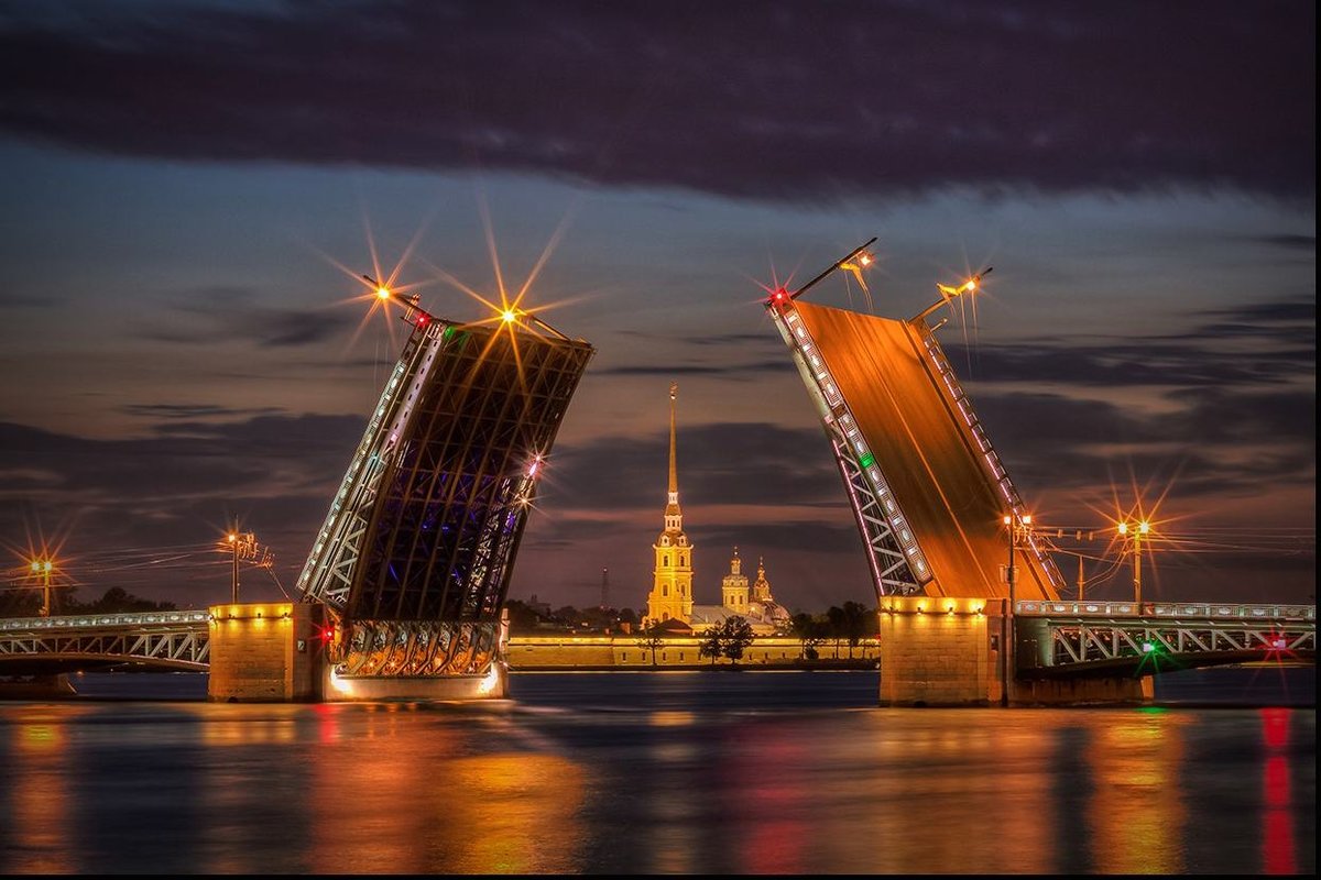 поднять мост дворца