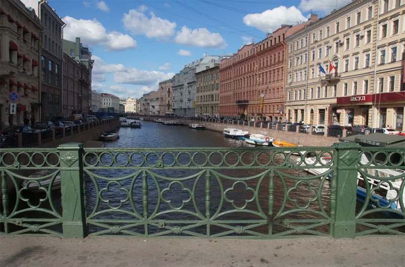 Вид на реку Мойку с Зеленого моста